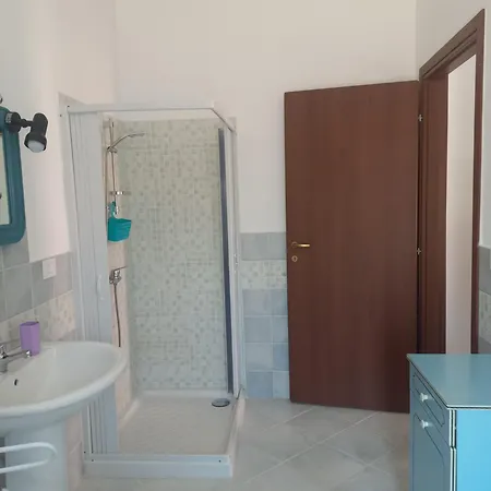 Le Rose C شقة Galtellì